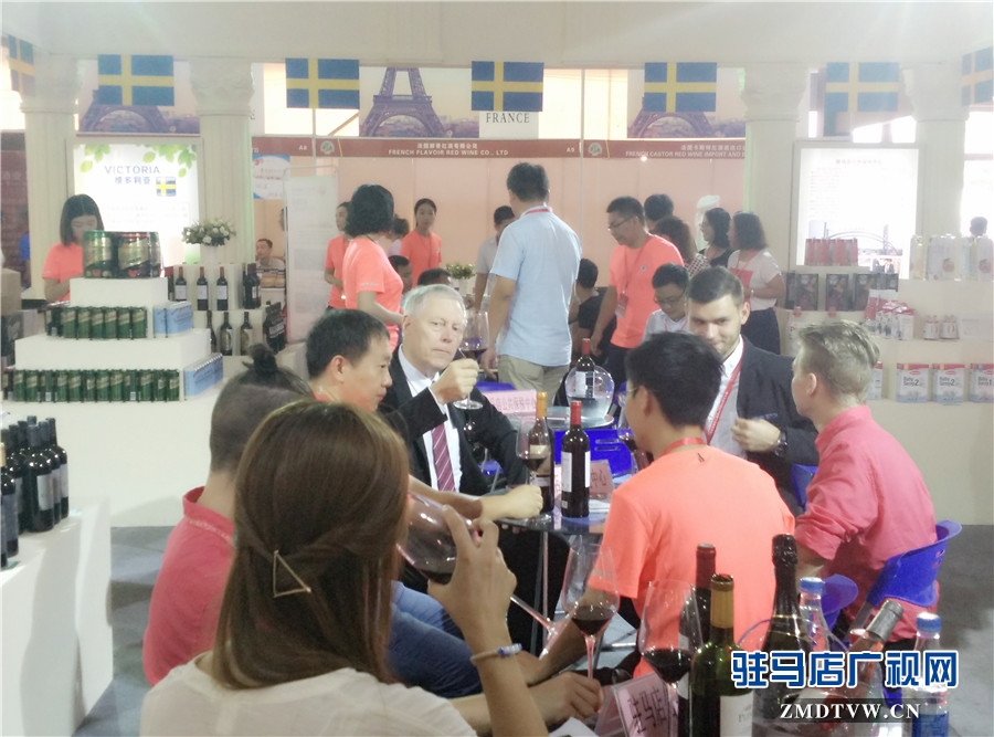 魅力无限的驻马店，又一次以“开放、合作、绿色、共赢”的崭新姿态，成为世人瞩目的焦点。图片拍摄：苏莎