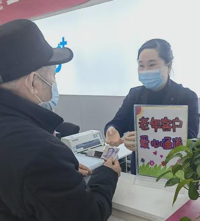 银发暖心！驻马店移动“银发暖心服务”在行动