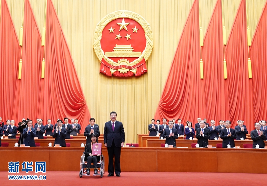 全国脱贫攻坚总结表彰大会在京隆重举行 习近平向全国脱贫攻坚楷模荣誉称号获得者等颁奖并发表重要讲话