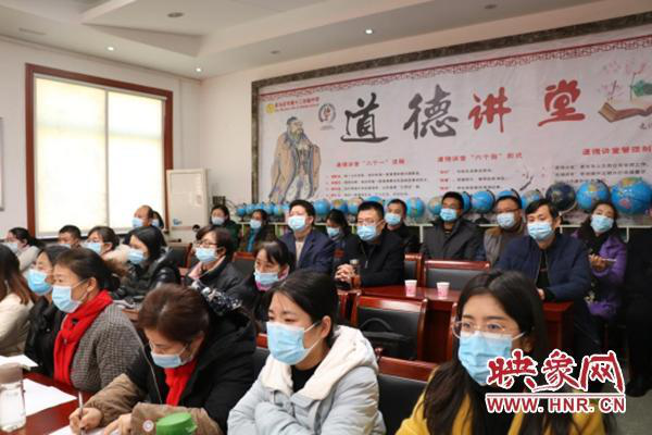 弘扬伟大抗疫精神 驻马店市领导干部上讲台讲思政课走进市十二中