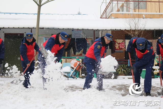 驻马店消防：以雪为令齐出动 辖区道路变畅通