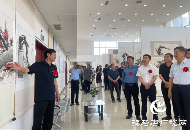 驻马店市委老干部局：举办梅花作品展 喜迎建党103周年