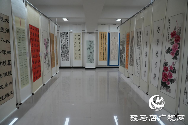 2024驻马店市驿城区庆祝“七一”建党节书画精品展启幕
