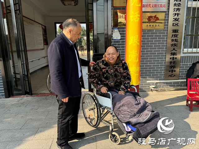 张银良元旦看望托养残疾人和一线残疾职工