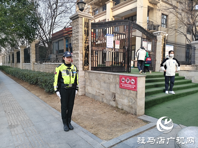 驻马店市城乡一体化示范区交警大队：用心撑起“平安伞”全力护航开学季