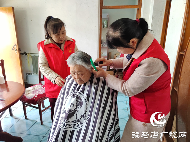 传承雷锋精神 守护老人“微幸福”
