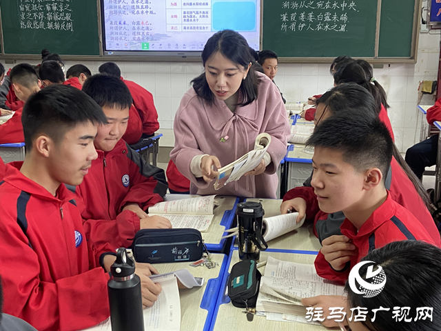 崔苗：春风化雨育新苗 提灯引路谱新章