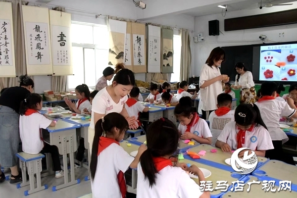 驻马店幼儿师范高等专科学校赴遂平开展帮扶活动