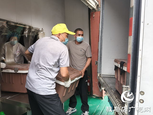 驻马店市实验中学：43名家长化身食品安全守护者守护学生舌尖安全
