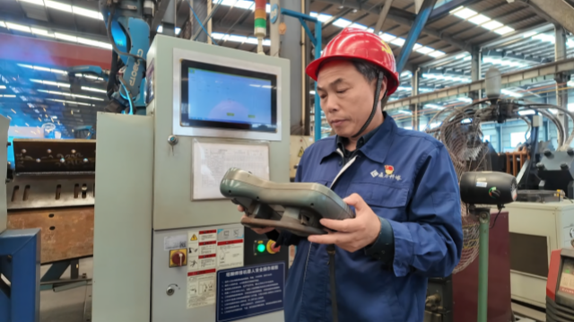 “慧”钻研的车间工艺员康东华