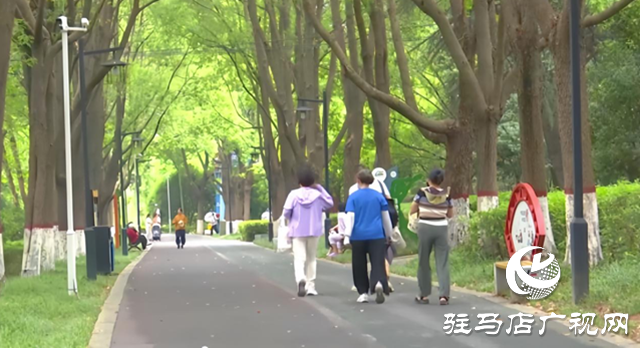  绿意成荫享清凉  置地公园绘就夏日休闲图景