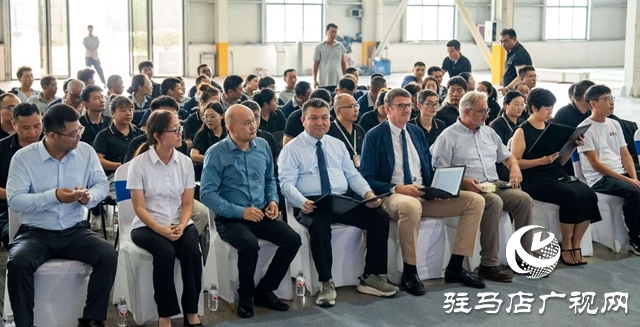  河南万华畜牧与法国多福瑞国际技术合作签约仪式举行
