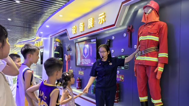 驻马店市总工会举行“防范未‘燃’ 安全‘童’行”消防安全教育活动