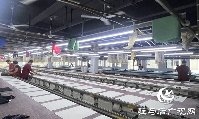 河南冠华箱包：开足马力冲刺三季度 掀起生产热潮