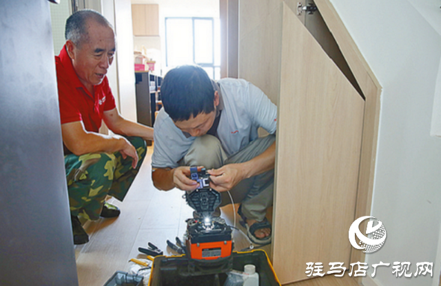驻马店联通高新区分公司高效服务解民忧