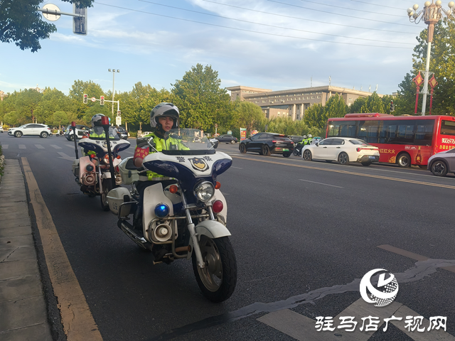 交警护航“黄河有戏 天中Hi集” 全力保障市民出行顺畅