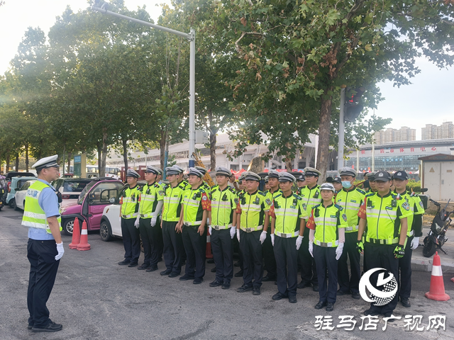 交警护航“黄河有戏 天中Hi集” 全力保障市民出行顺畅