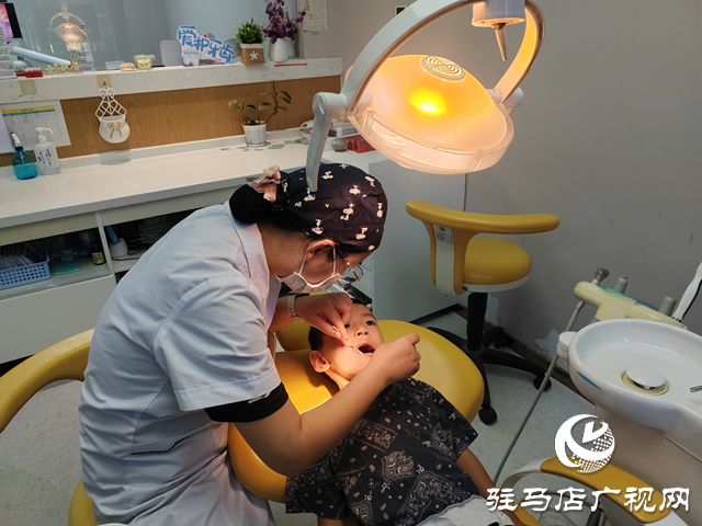 暑假儿童正畸热 专家：并非越早越好 科学选择是关键