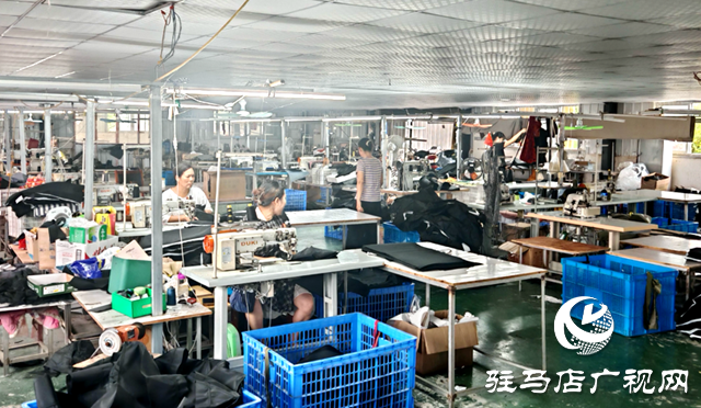 确山县李新店镇王楼村：小箱包“缝”出致富路 村民实现家门口就业增收