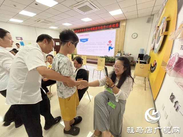 驻马店“小手牵大手”亲子营：用游戏让孩子与家长心贴心