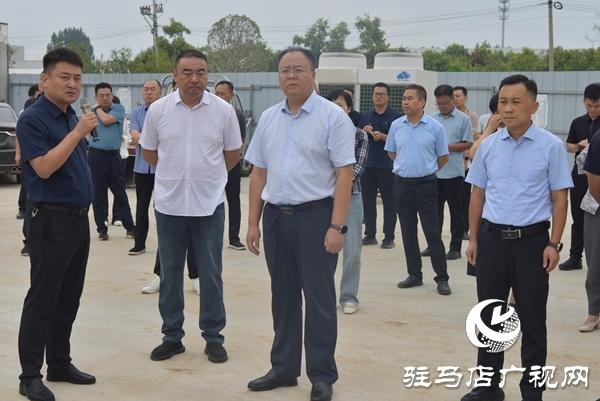 平舆县委副书记、县长李磊就重点项目建设进行现场办公