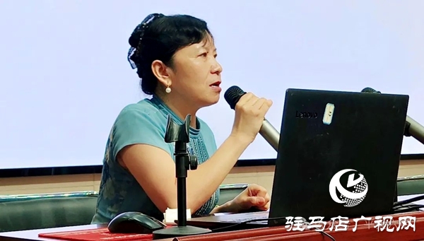 平舆六中特邀中原名班主任吴红霞分享班主任专业成长密码
