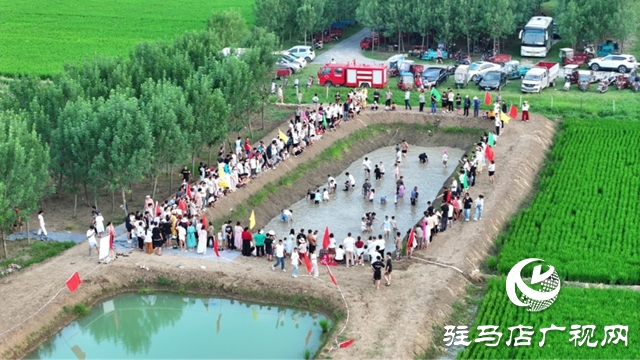 2025年河南省万村千乡农民篮球赛驻马店赛区暨社区运动会确山留庄稻田公园站活力开幕 