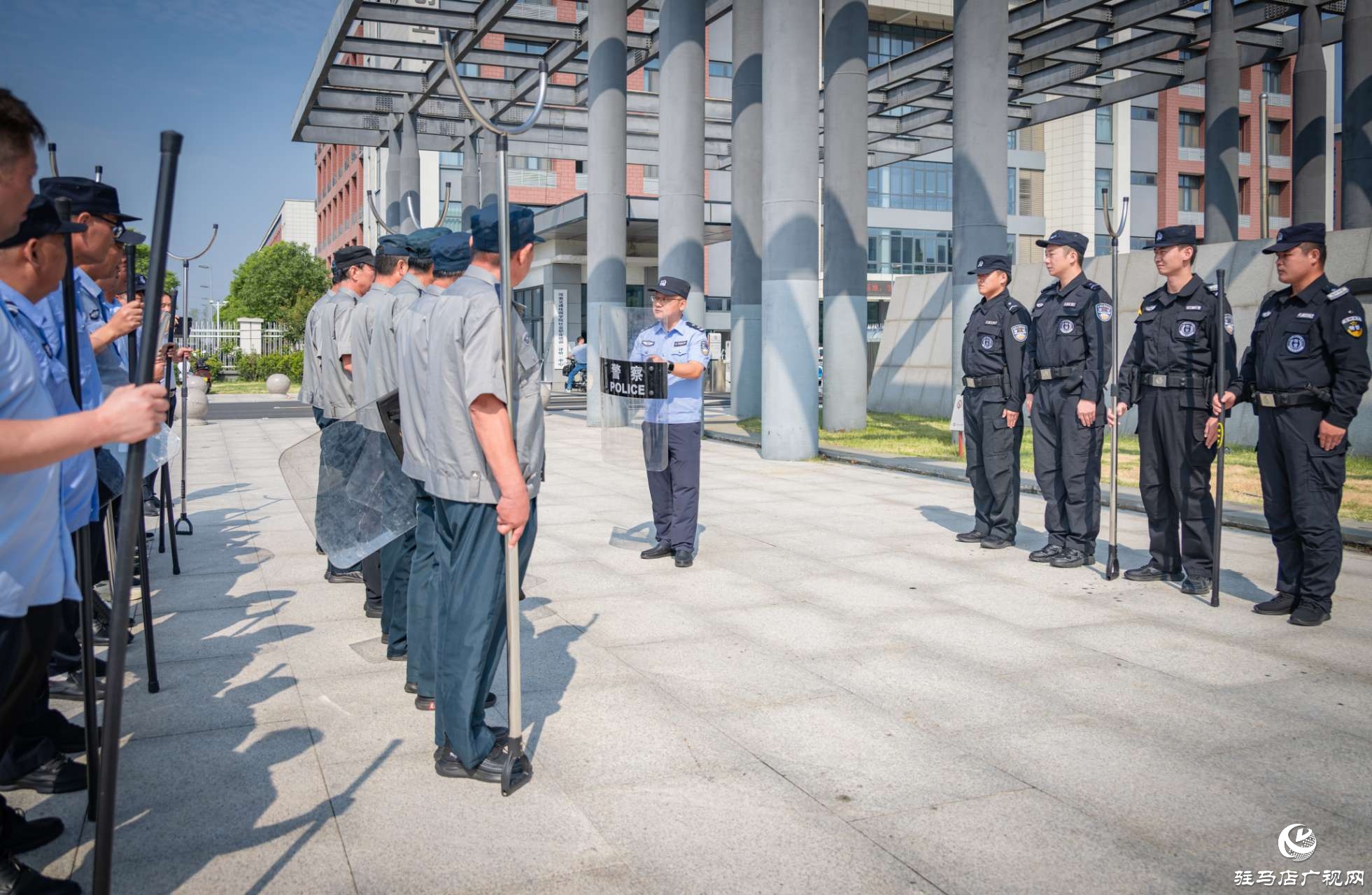 经开区公安分局：护航开学季 筑牢校园安全防线