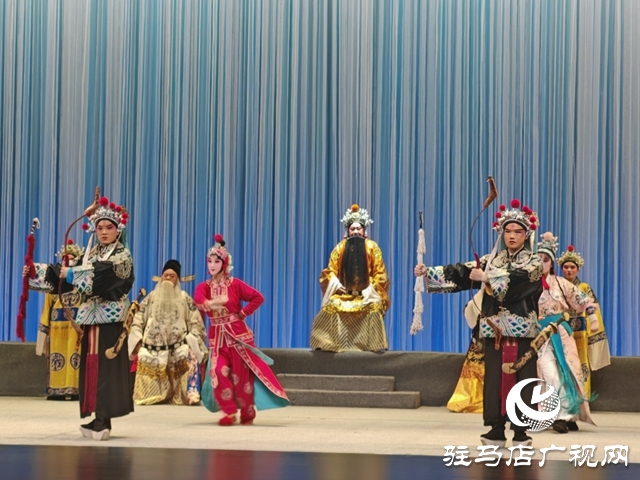 黄河戏剧节好戏连台 豫剧《穆桂英挂帅》燃情上演