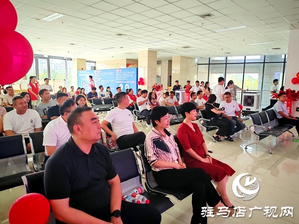 平舆县举办七夕集体颁证活动 文明婚俗新风尚浸润人心  。