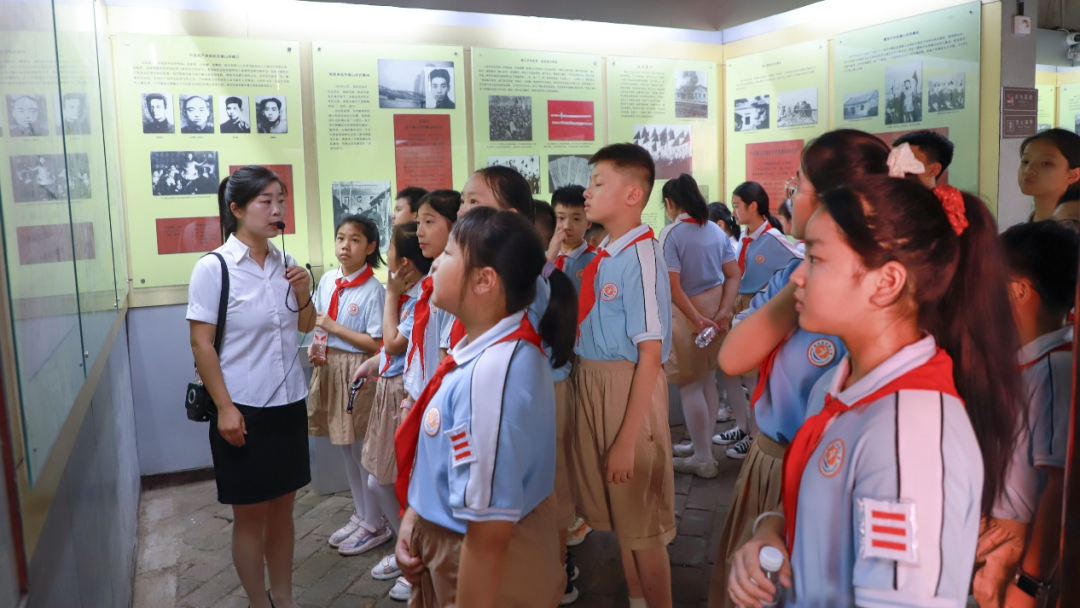 致敬抗战英雄 笃定强国信念：驻马店实验小学开展主题教育活动
