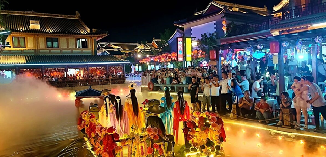 皇家驿站暑期热度攀升 客流量增长激活文旅消费新活力
