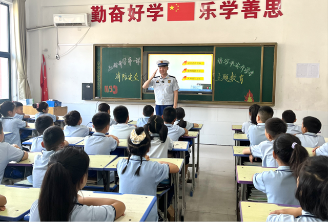 沉浸式“消防安全第一课”护航新学期