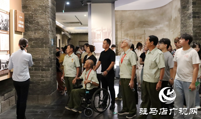驿城区香山街道：观阅兵忆峥嵘岁月 缅先烈承红色精神