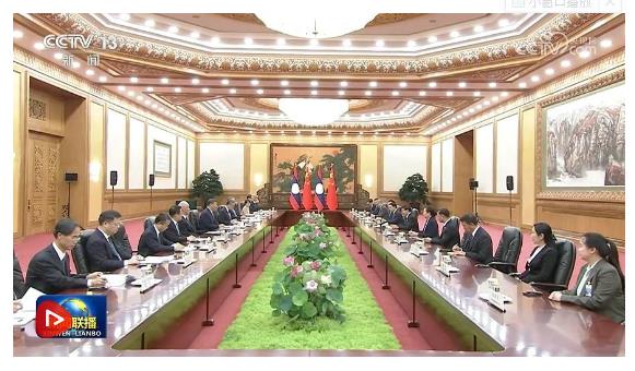 习近平会见老挝人民革命党中央总书记、国家主席通伦