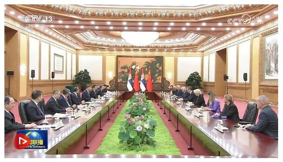 习近平会见塞尔维亚总统武契奇