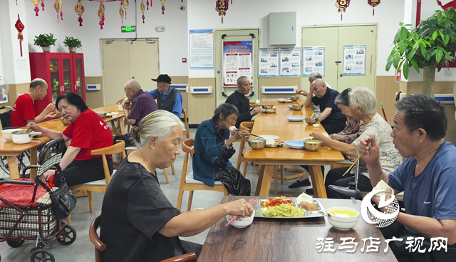 驿城区：多样化助餐让老年人从舌尖暖到心尖