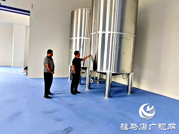 平舆县万金店镇：实地督导“三园”建设重点项目，加速设备进驻促投产