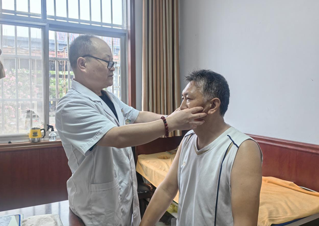 秋季过敏性鼻炎频发？中医专家教您搓热迎香穴缓解不适