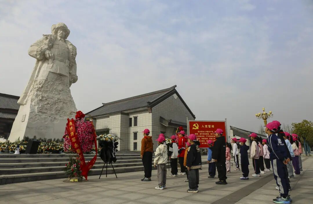 线上展｜铭记烽火铸忠魂 艺韵传薪颂英雄——驻马店市纪念抗战胜利80周年、杨靖宇将军诞辰120周年美术书法摄影艺术展（五）