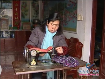 河南保姆诚信感动天津系列报道（一）