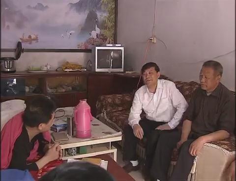 余学友到遂平县花庄镇调研指导党的群众路线教育开展情况
